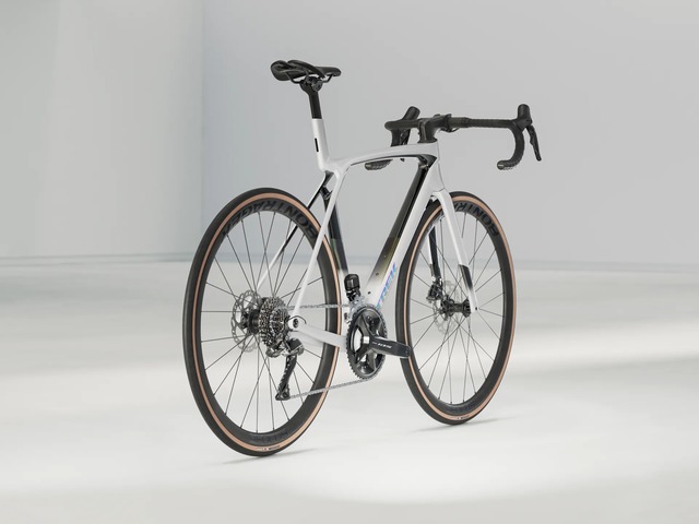 Trek Madone SL6 - Gen 8 - 105 Di2 M/L White Prismatic 
