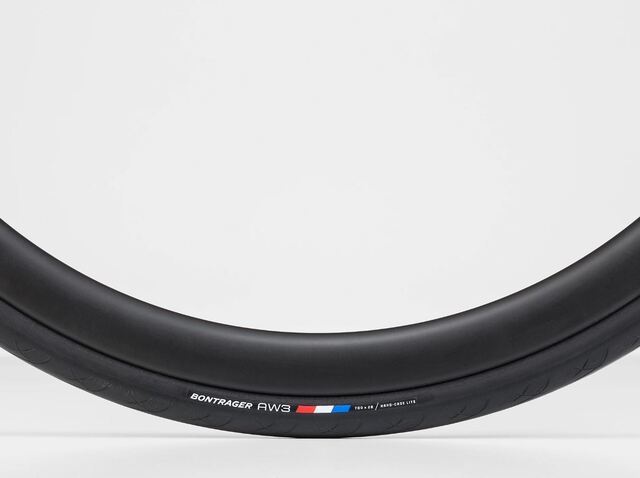Bontrager AW3 Hard-Case Lite 25mm Svart 