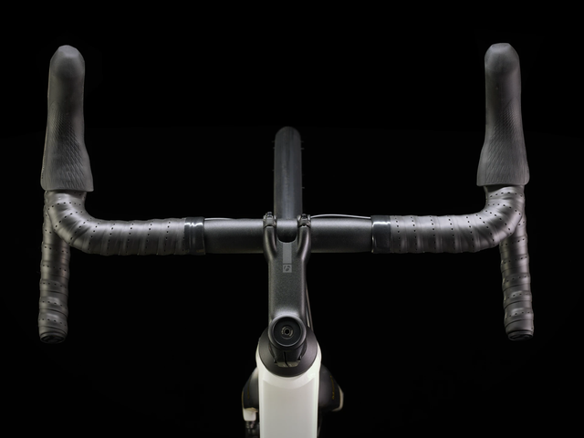 Trek Domane AL 4 Gen 4 - 52 Era White 