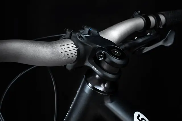 Woom OFF 4 20" Black 7,8kg, 6-8 år, 118-130cm 