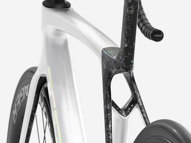 Trek Madone SL 6  M Gloss Crystal White/Matte Deep Smoke 